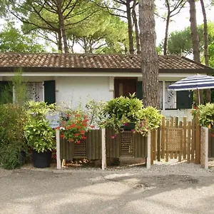 villaggio-azzurro.hotelslidodijesolo.com/